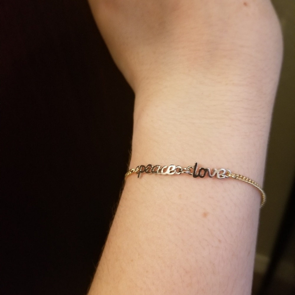 Peace and love bracelet 3 for $5 🎀